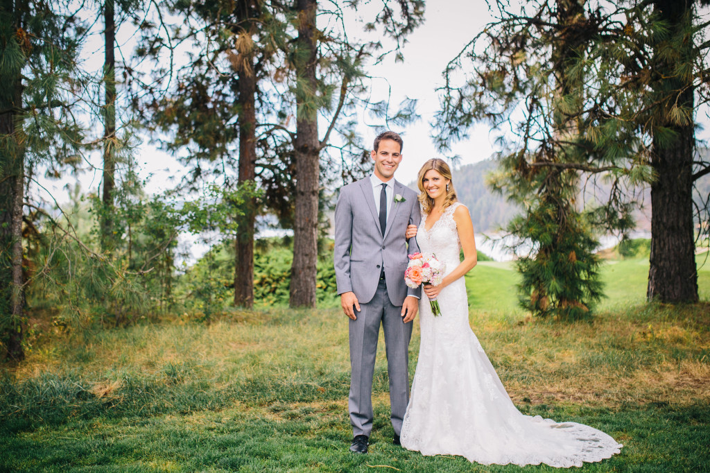 Wedding day | Wander & Wine - photos by Lisa Mallory Photography #wedding #lakeside