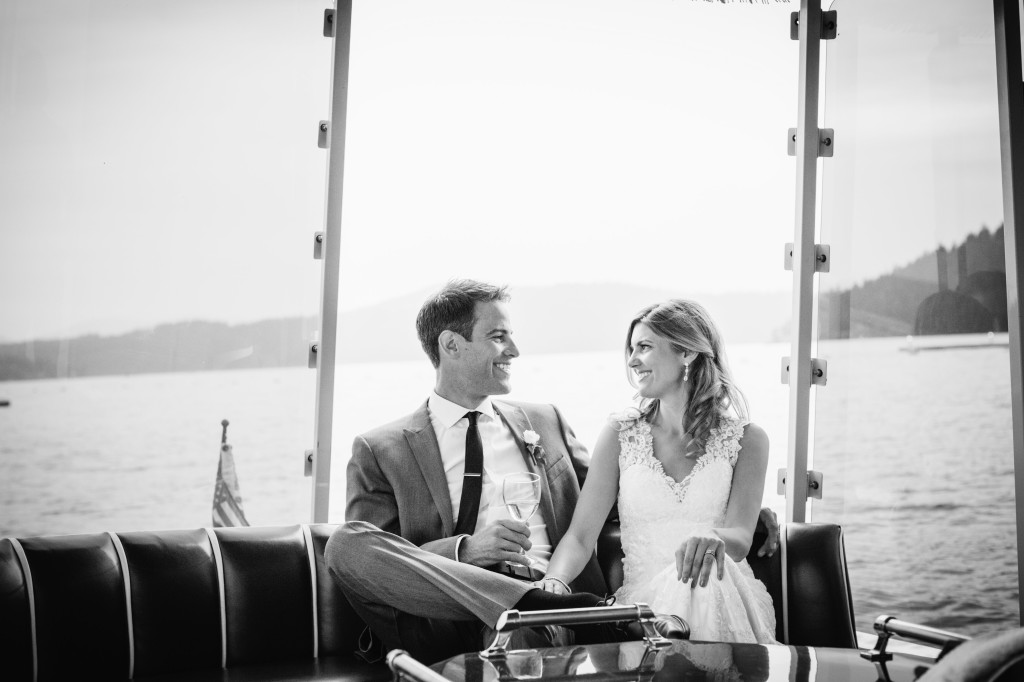 Wedding day | Wander & Wine - photos by Lisa Mallory Photo #wedding #lakeside #diy